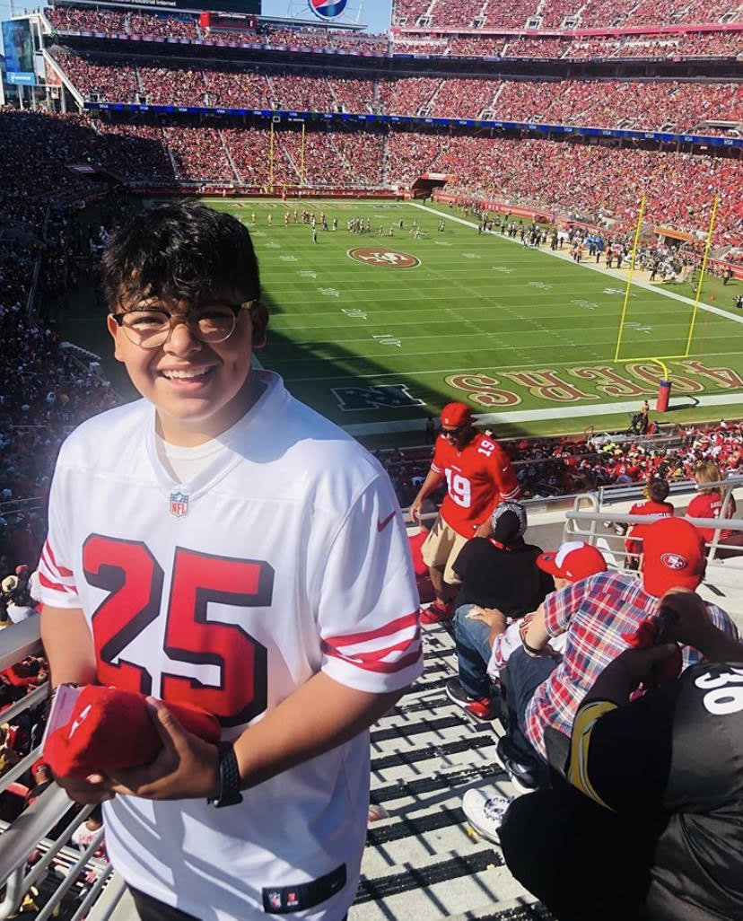 FallenPatriots's tweet photo. We love when #FallenPatriots scholars are invited to sports games! Thank you Ben Garland for gifting our students tickets to experience a San Francisco 49ers home game. We appreciate everything you do to support our mission! #HonorTheFallen #CollegeForTheirChildren https://t.co/WGlDbCmrqo