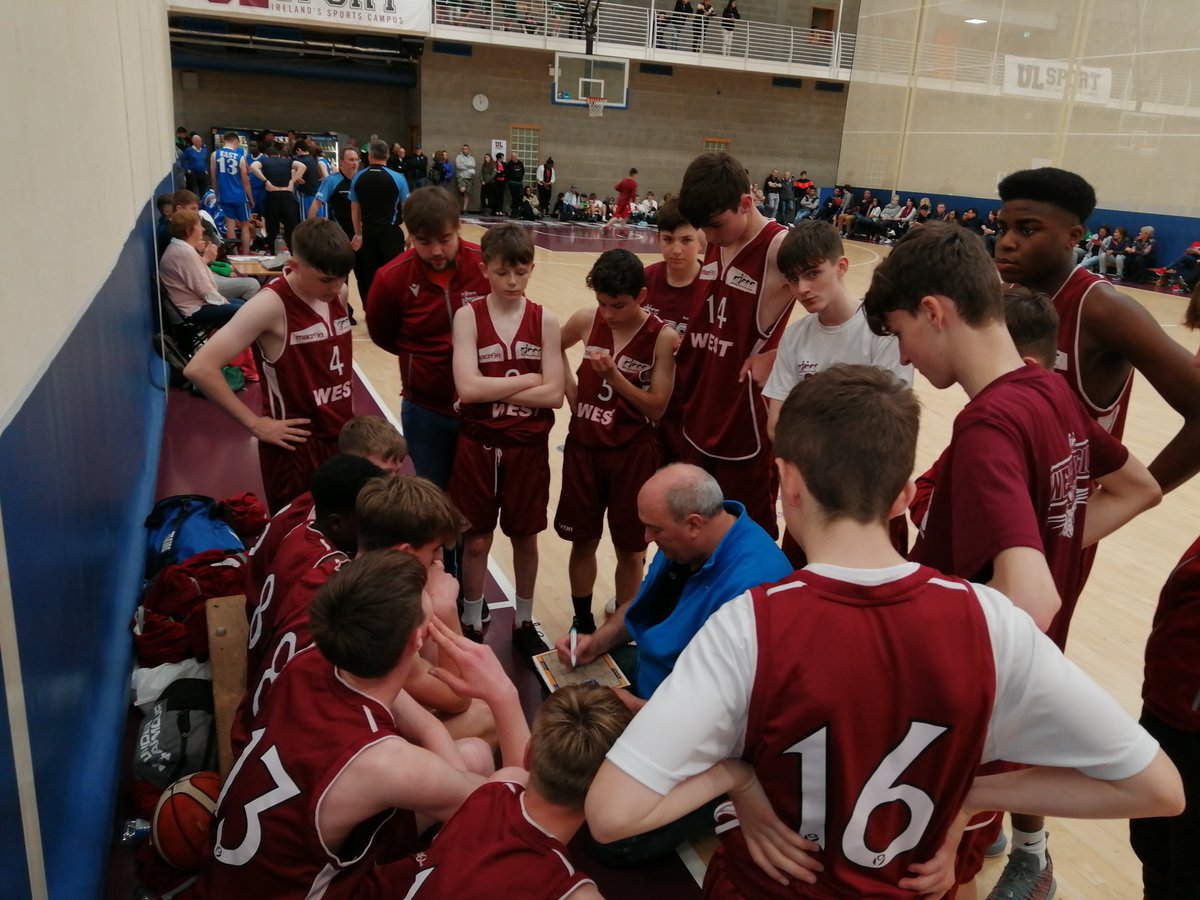 West 19 East 11:: 2 mins to the  half. #tomcollins <a href="/BballIrl/">Basketball Ireland</a>