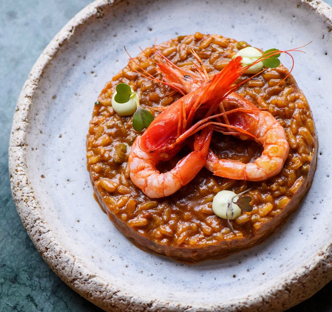 Uno de nuestros platos favoritos en otoño, arroz meloso con gambas de Palamos⁣
🍂⁣
One of our favorite dishes in autumn, creamy rice with prawns from Palamos.⁣

#mediamanga #arroz #arrozmeloso #gambas #barcelona #eixample #otoño #enjoyfood