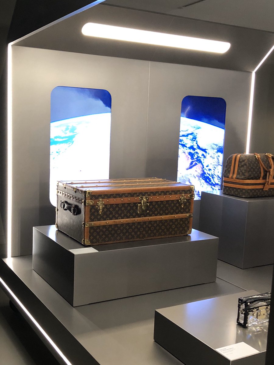 FaustineTweets's tweet photo. Hier, visite de la @LouisVuitton_FR Time Capsule exhibition @Ville_Asnieres ! 🤩 https://t.co/qrLDWchJgj