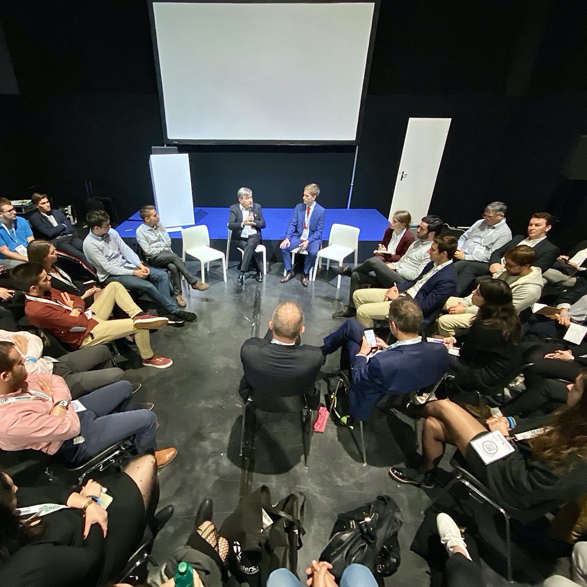 PhilippeBesset's tweet image. Les jeunes sont notre futur! Il faut comprendre leurs besoins et dialoguer avec eux pour façonner l’avenir de notre profession. Aujourd’hui je réponds à leurs questions. #CNP2019 @cndp @Pharma_ANEPF