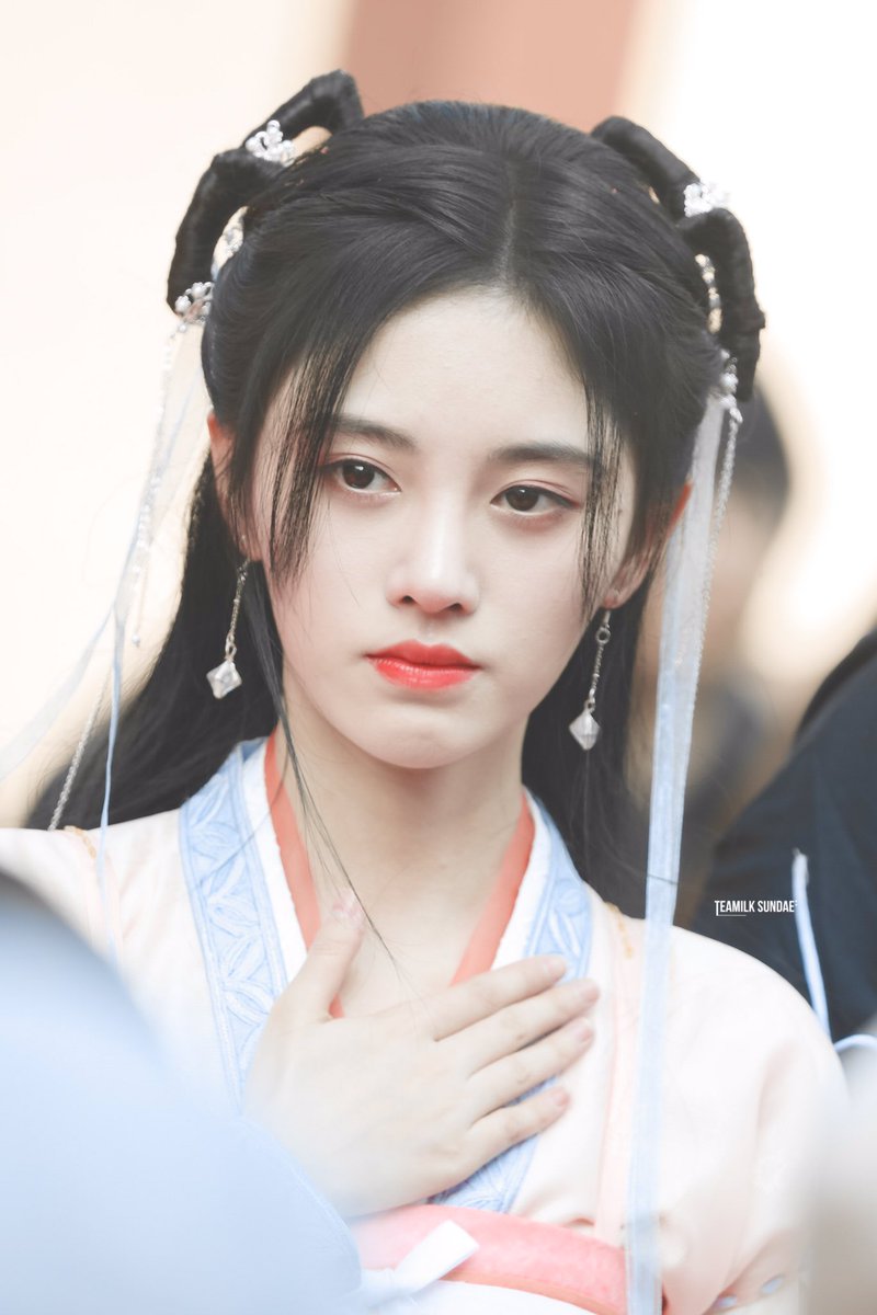 Tweet 中国出身の美女アイドル ジュー ジンイー 鞠婧禕 Ju Jingyi さんの可愛い画像集 Naver まとめ