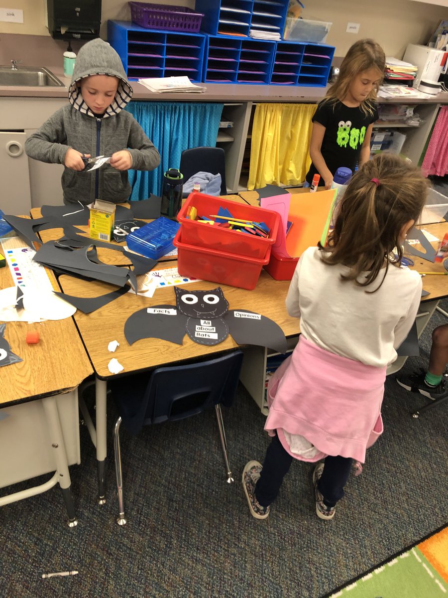 beckybeach77's tweet photo. Learning about Bats! Fact vs Opinion  @PowellCISD https://t.co/JUT6MvnXia