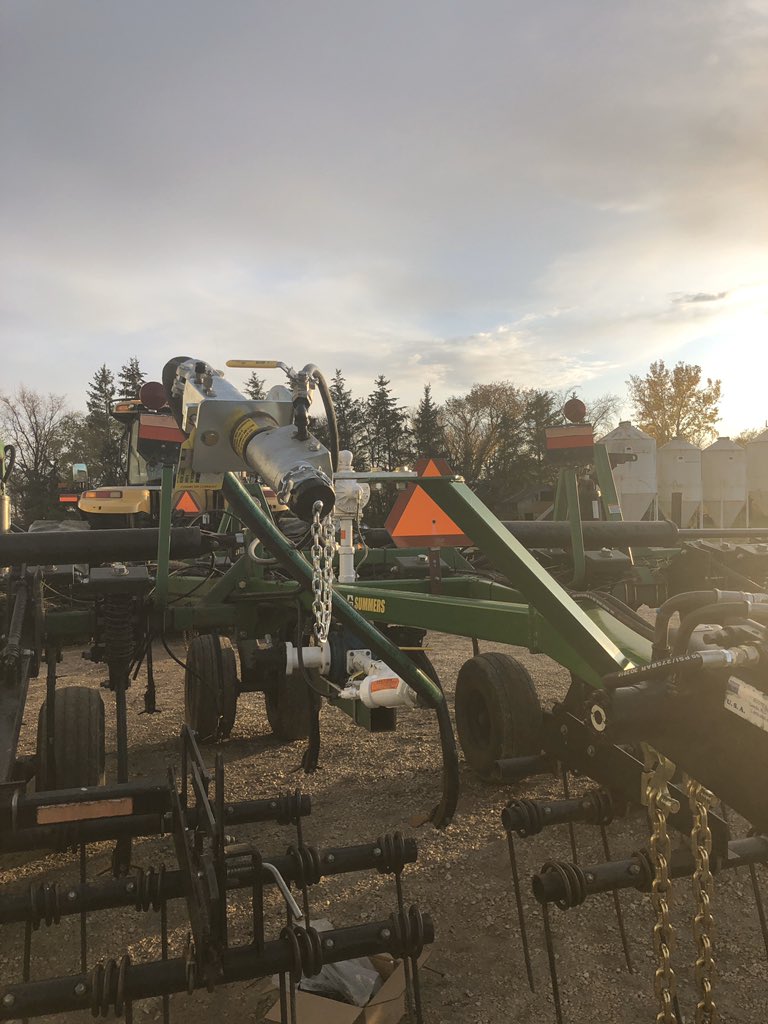 T_Bartman's tweet photo. Finally got time to finish up the NH3 breakaway and cleaned up the routing of some hoses. Setup with @rrnh3si and @maxquipinc. Looking unlikely we’ll be able use it this fall but should be deadly when we get it going #FallFert #ShopTalk #Harvest19OnHold https://t.co/G1HmBiJbl7