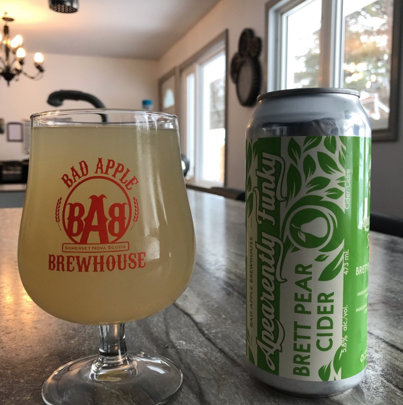 harvestwines's tweet image. There's nothing bad about Bad Apple's newest brew....🍐🍐Apearently Funky Brett Pear Cider!!🍐🍐
.
.
.
📸 by @bad_apple_brewhouse
#nscraftcider #craftcider #pearcider #unfiltered #cider #drinklocal #drinkcraft