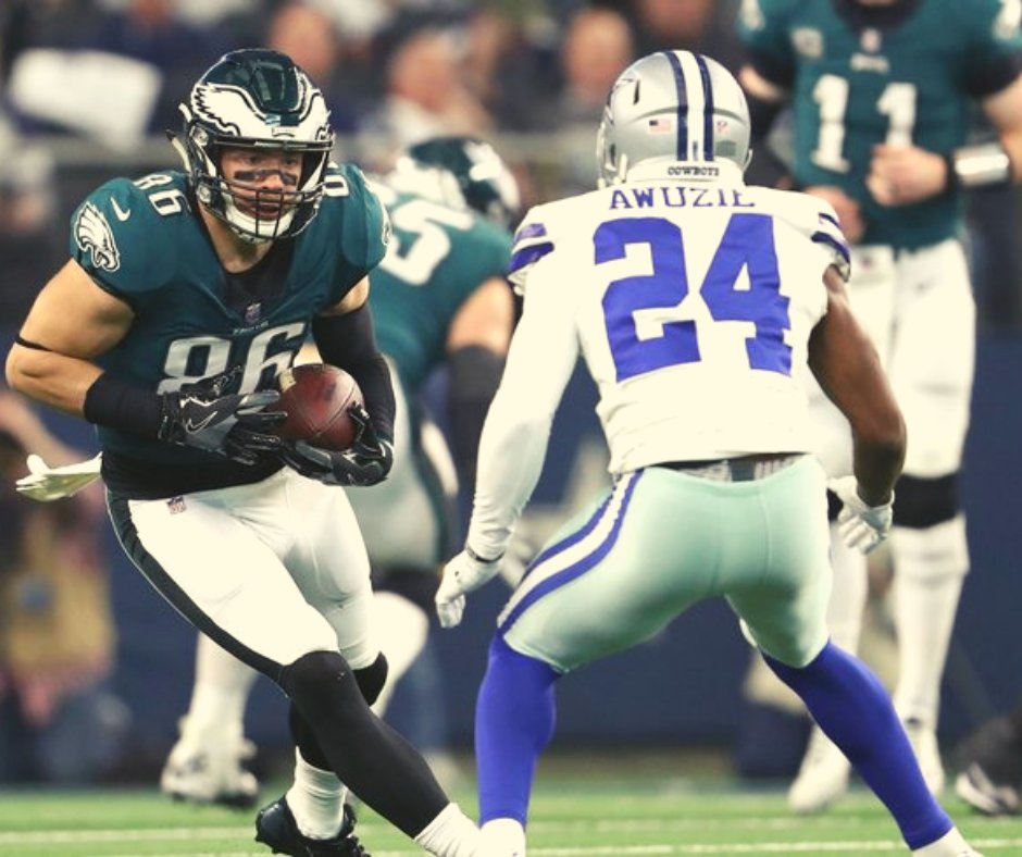 wrap_shack's tweet photo. Catch our biggest rivals tonight at 8:20! It's time for the Eagles to show these boys what we got 🏈Specials include: $20 Miller Lite Buckets https://t.co/IT70xbXS0z