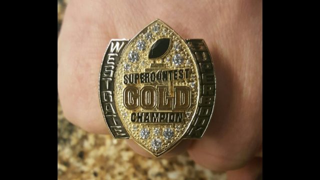 ViewFromVegas's tweet photo. ICYMI4: #SuperConsensus Top 5 Most-Selected teams (15-15 on year) for #NFL Week 7 are Giants -3 vs. Cardinals, Rams -3 at Falcons, 49ers -9.5 vs. Redskins, Colts -1 vs. Texans, Vikings -1 at Lions; #SuperContestGold Top Picks (16-16-1) are NYG, IND, LAR, MIN & NYJ +9.5 @VSiNLive https://t.co/cn7P8RBRAu