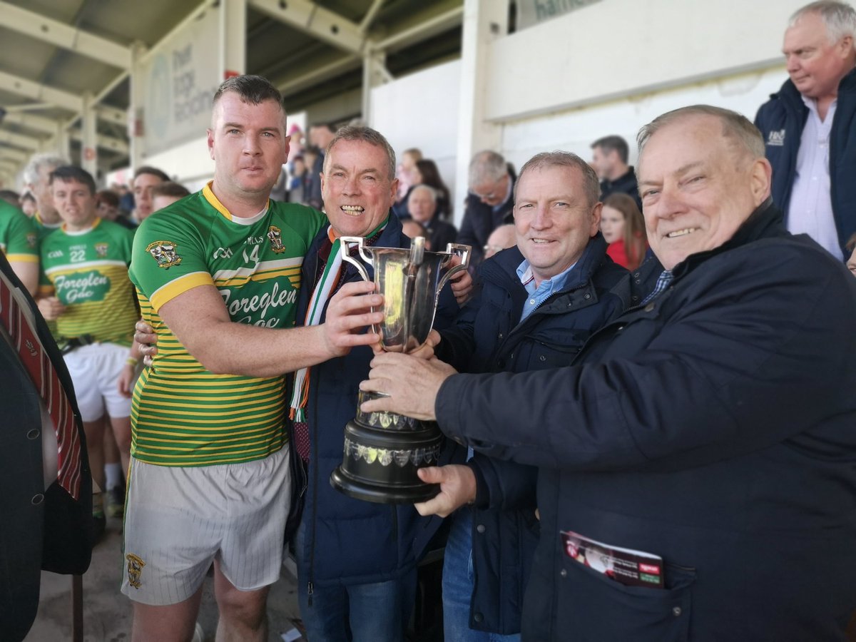 Doiregaa's tweet photo. Comhghairdeas @ForeglenGAA
#McFeelyGroup #DerryIFC Champions 2019 https://t.co/tedURxAsEl
