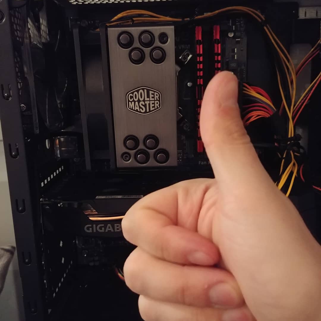 SSJ_Daiki's tweet photo. The legend is back! Obtained myself on the way the Hyper 212 Black Edition with silent fan for my CPU! Really worth the price and it made my PC rockin' again ^^ #coolermaster #coolermastergaming #cpucooler #gaming #twitch #cpu #LegendIsBack #HiroIsBackOnHisFeet https://t.co/AFwMD57Gwt