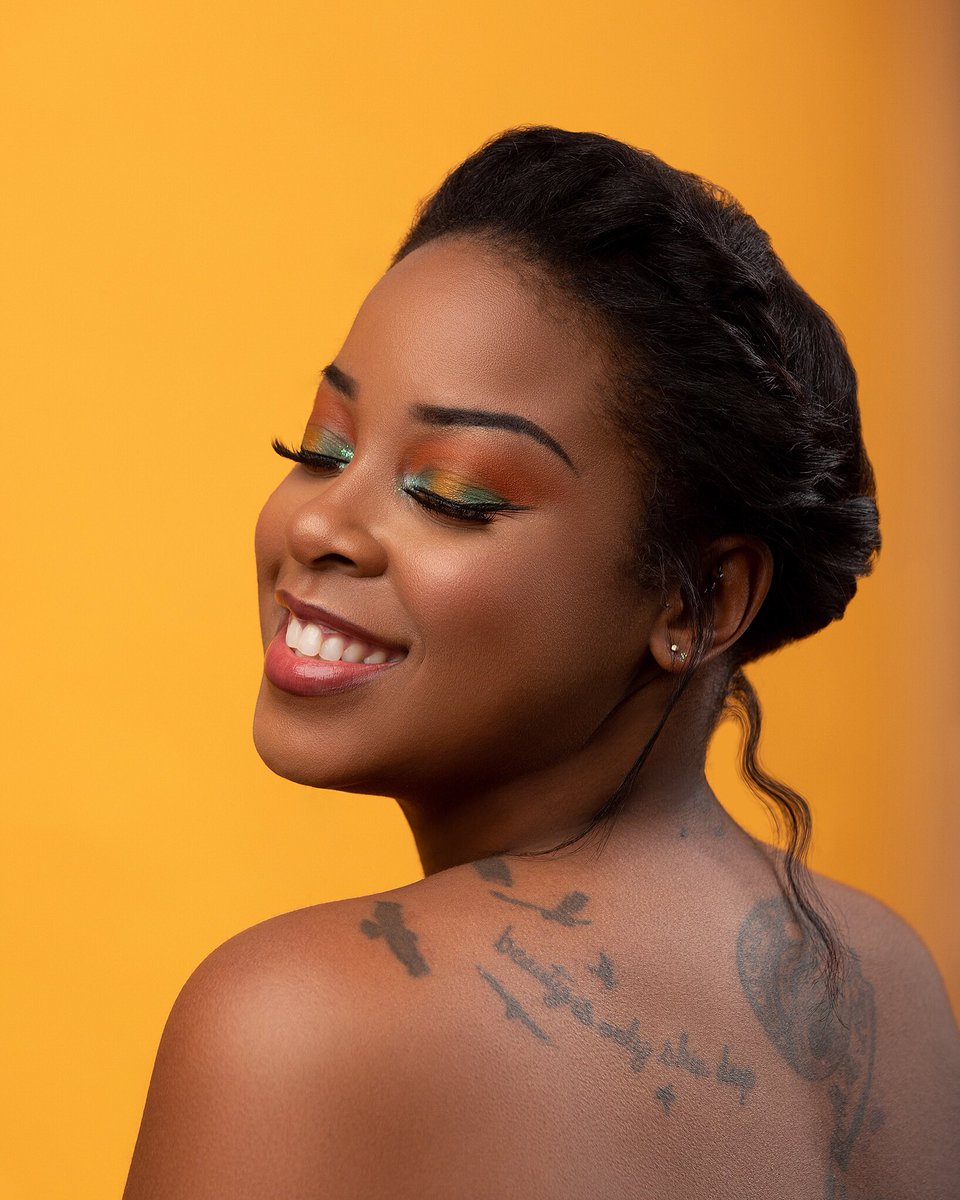 Grace_Portrait's tweet photo. Darling, you are a work of art.
#GracePortraitDesign #beautyphotography #beautyphotographer #beautyportrait #Canon5dMarkIV #blackgirlmagic #blackgirlmakeup #blackgirlskillingit #blackqueen #melanin #melaninmakeup #makeupforblackwomen https://t.co/dcsORZwuf1