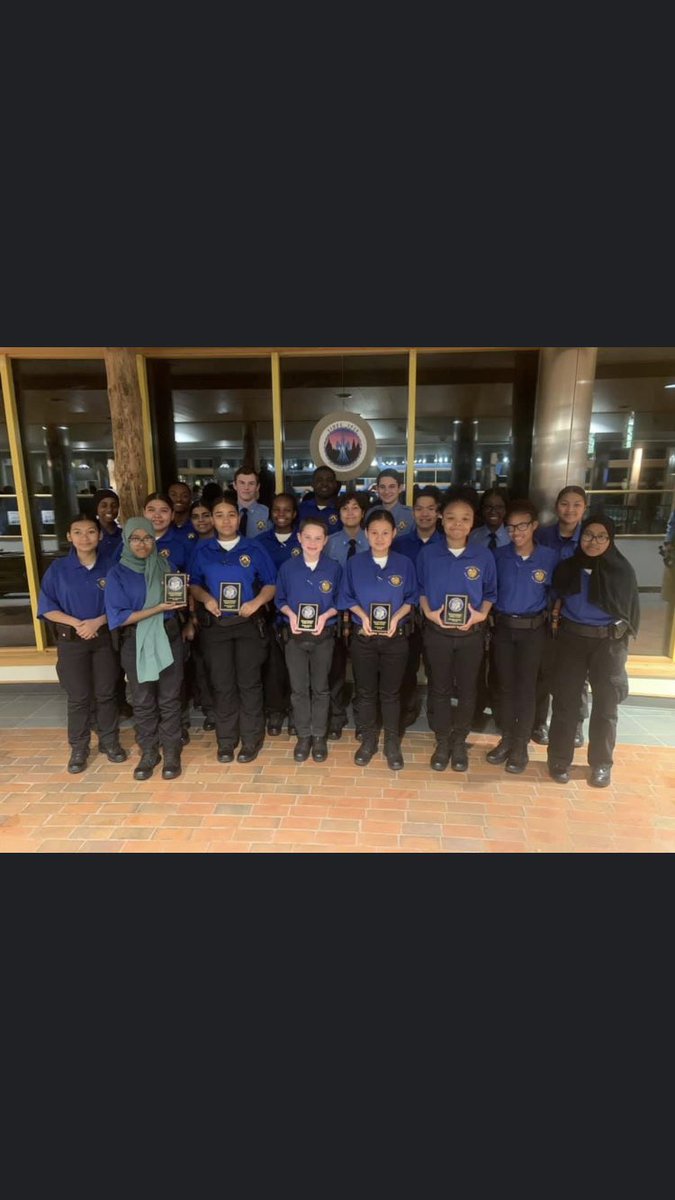 ExplorersSt's tweet image. 20 Explorers, 15 of them with 3 weeks of training, participated in the Duluth. We brought home 5 awards:

3rd Place Arrest &amp;amp; Search
2nd Place Hostage Negotiation
3rd Place Hostage Negotiation
3rd Place Burglary Response
2nd Place Employment Interview