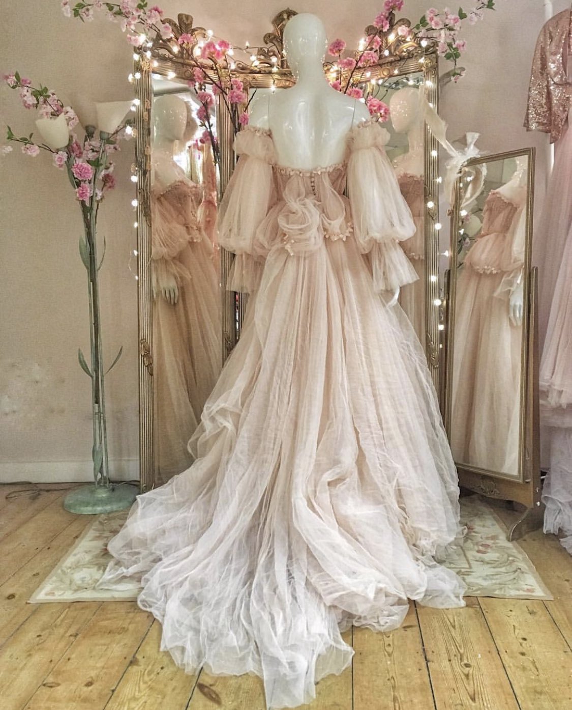 Joanne fleming wedding clearance dress