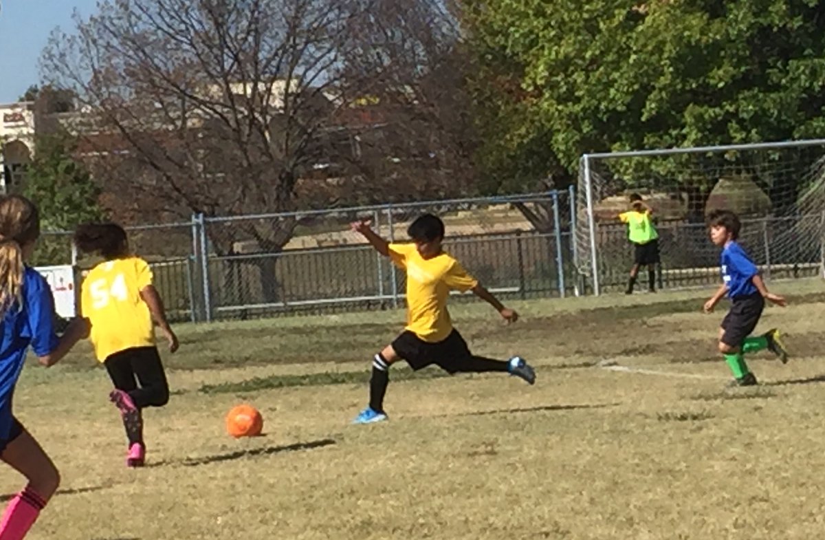 mrscusanosclass's tweet photo. Supporting my students at their soccer game! @CreeksideCubs https://t.co/cqKMGIlycP