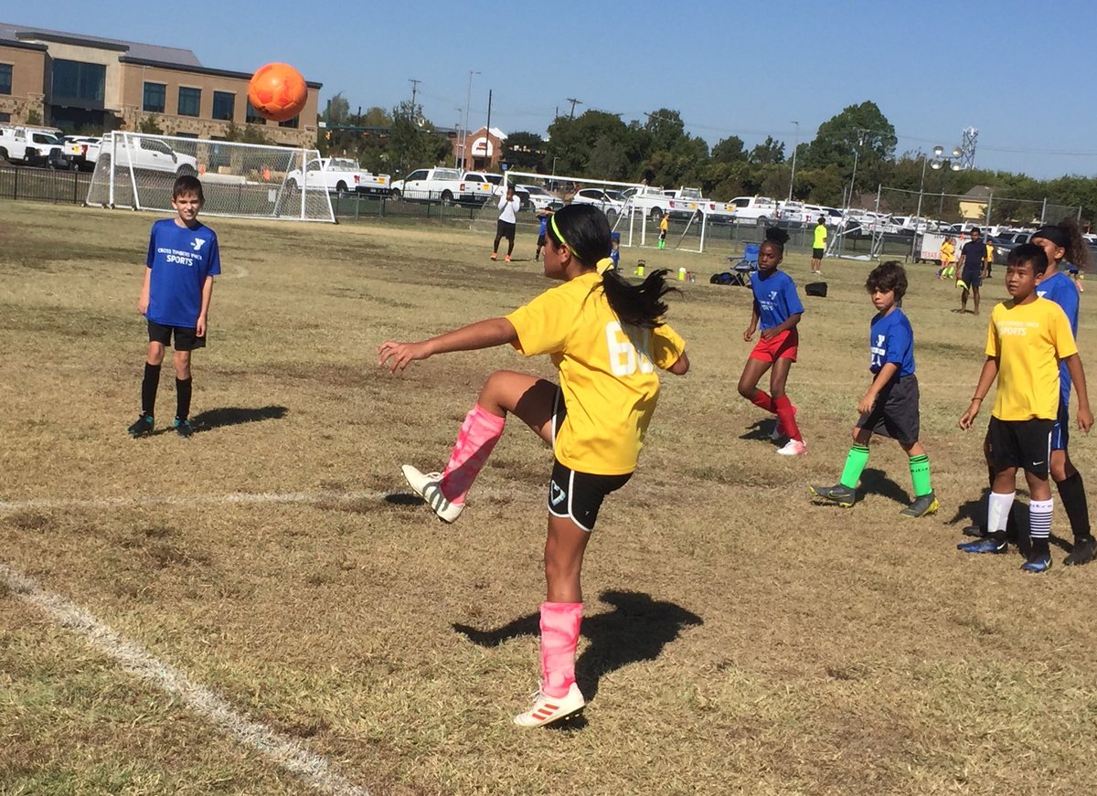 mrscusanosclass's tweet photo. Supporting my students at their soccer game! @CreeksideCubs https://t.co/cqKMGIlycP