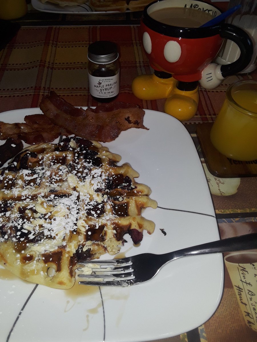 cendella's tweet photo. Good morning! Okay, I've been up since 6 o'clock, but now my family knows I'm approachable. 😂 #Brunch? #StuffingMyFace😋 https://t.co/fOJRYr9iC3