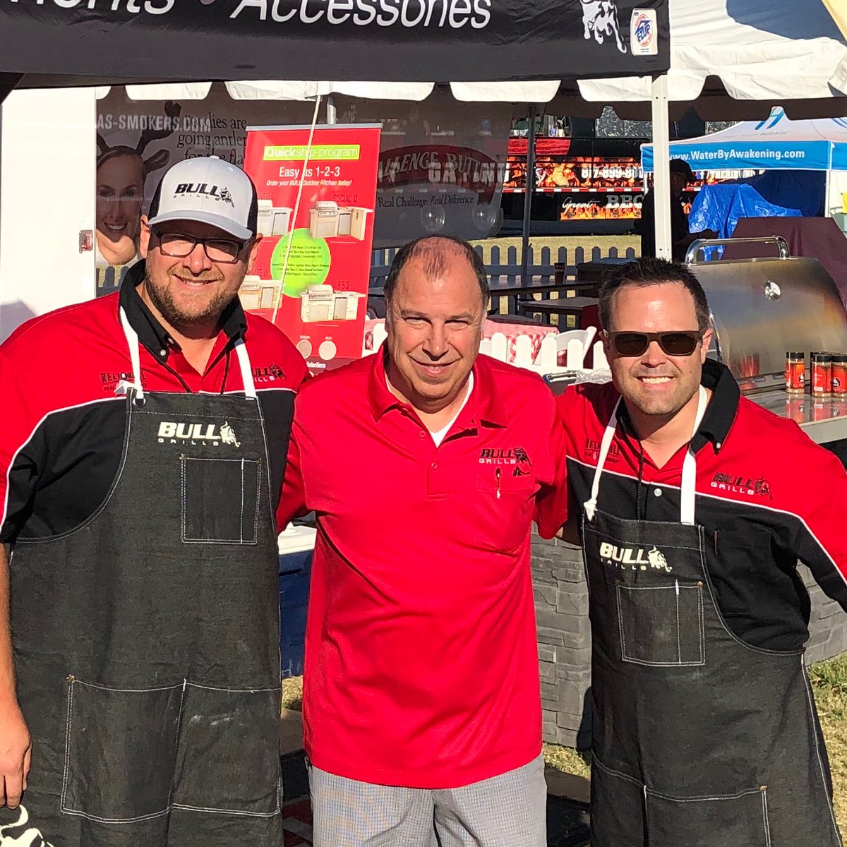 BullOutdoor's tweet photo. It’s go time for Team Bull as they go for the title of World Burger Champion at the World Food Championships #builtBullStrong #bullgrills #bulloutdoor #foodchamp https://t.co/IMKOz1Mgya
