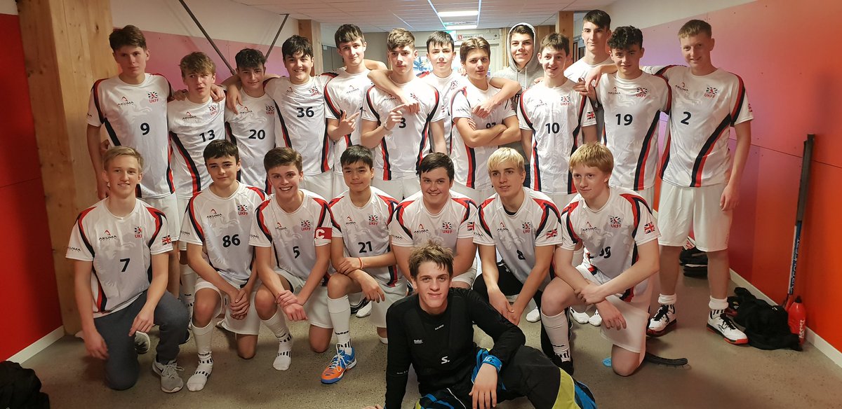 GBu19Floorball's tweet photo. A very happy squad https://t.co/px3aVb778u