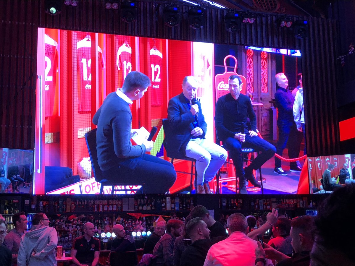 sariireland's tweet photo. Big screen ready for the big game @premierleague Roadshow with #BrianKerr & #GaryBreen @ManUtd v @LFC #WhereEveryonePlays @SportsJOEdotie https://t.co/SyPMHqkGC7