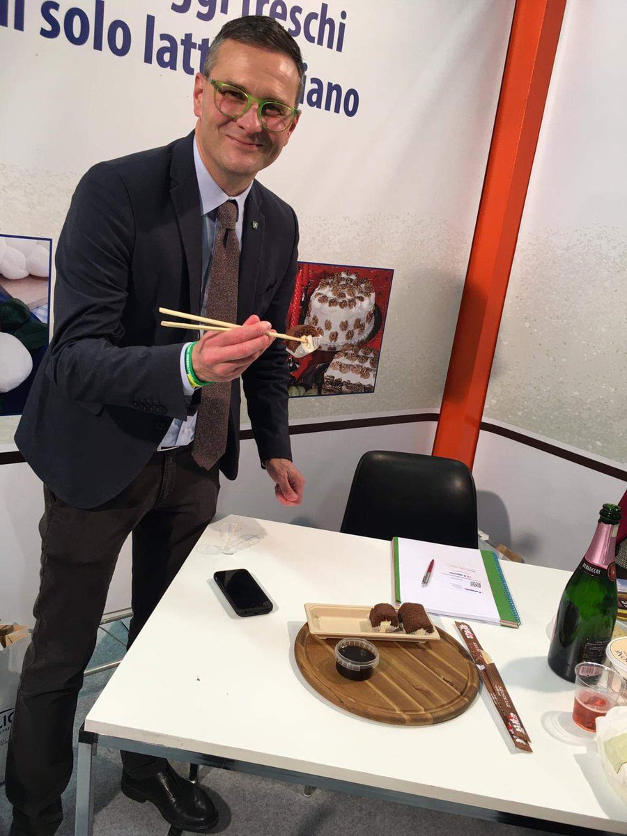 GioMalanchini's tweet photo. Il #formaggio s'impara in #Lombardia: il #WorldCheeseAwards è sbarcato a #Bergamo!
Insieme ad allevatori, casari e imprenditori che producono #eccellenze, nel rispetto di #territorio e #tradizioni
#forme2019
#regionelombadia
#Malanchini ↘️
https://t.co/c6lchwPzwD https://t.co/MoGxgA15RW