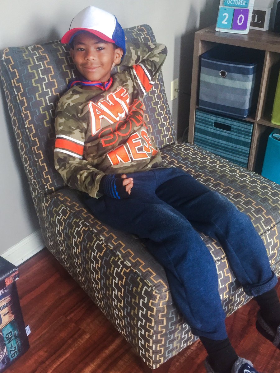 CreatesCameron's tweet image. Even though it’s Sunday, its still a great day to be “Super Awesome” with a cape.  #superhero #awesome