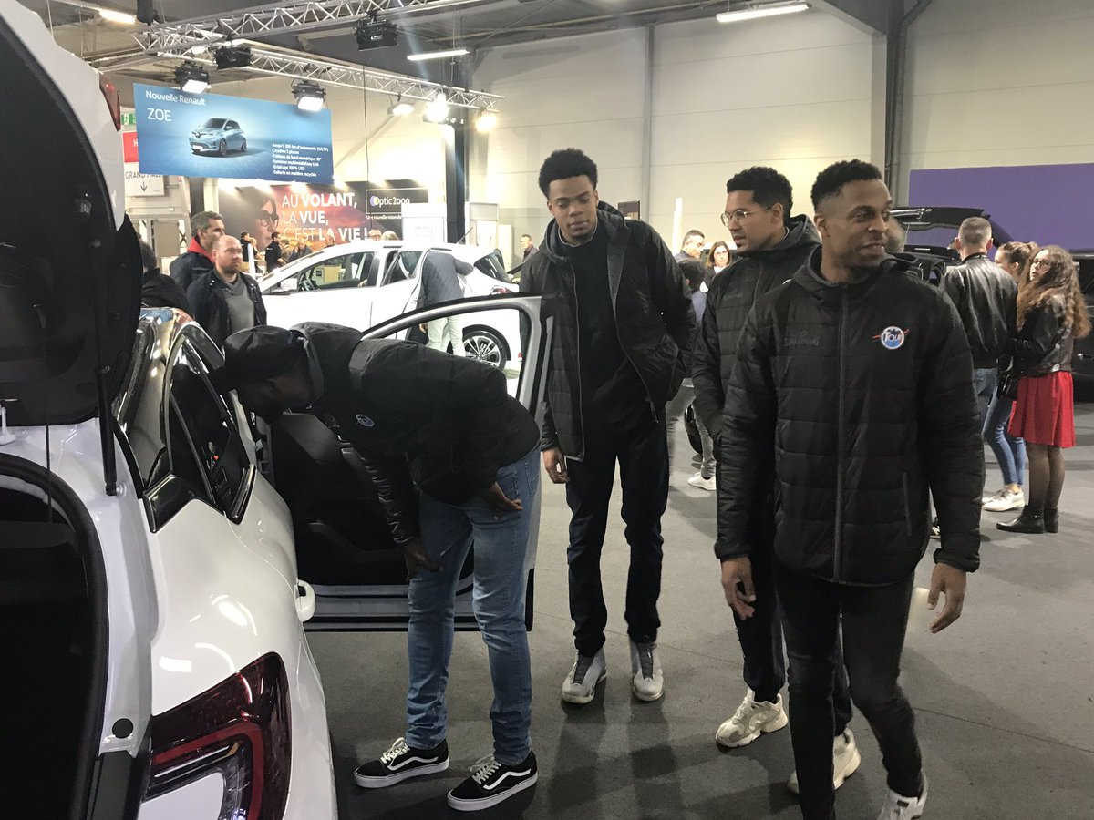 L’ @ToursBasketUTBM est en visite ce dimanche au #Salon de l’#Auto chez ses partenaires, au Parc Expo de #Tours !
@RRG_fr #toursprestigecars #toymotorstours