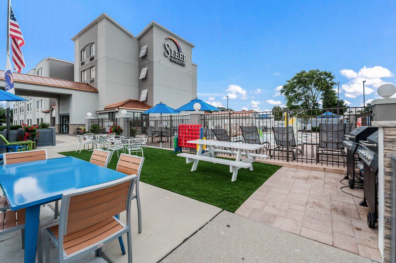 With affordable accommodations, excellent amenities and an unbeatable location, Sleep Inn &amp; Suites Lewes is ready to make your visit unforgettable. A newly renovated hotel in Lewes, DE – moments away from sandy beaches, award-winning restaurants, and more! ow.ly/Yaqh50wtzSc