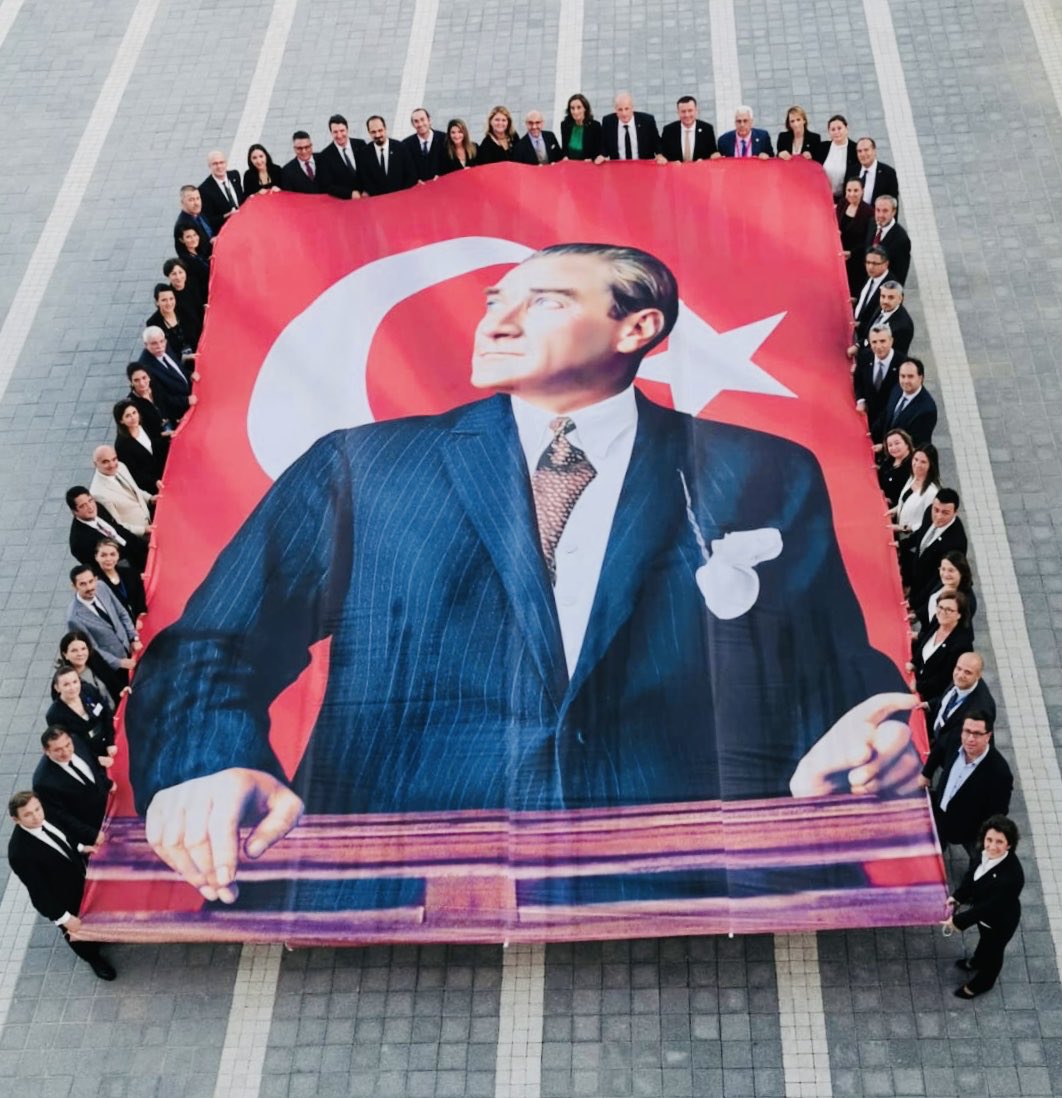 Bugün Türkiye’nin dört bir yanından gelen kurucularımız ve müdürlerimizle  Beylikdüzü BİLNET yerleşkemizde Her konuda ortak akıl ile stratejik kararlar alırken hiç taviz vermeyeceğimiz konu “Atatürk ilke ve inkılapları” doğrultusunda geleceğimiz şekillendirmek 🇹🇷#bilnet #egebil