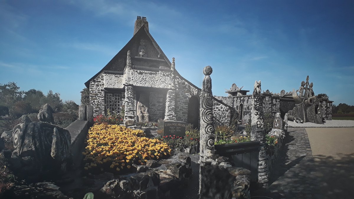 Très belle exposition photos au <a href="/MuseeTatin/">Musée Robert Tatin</a> à #Cosselevivien en #PaysdeCraon à l occasion des 50 ans du Musée.