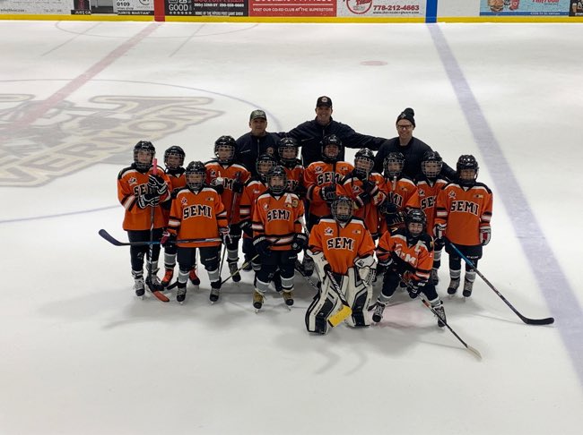 Great weekend with the boys and a win in the final game for the #ATOM Ravens @semihockey <a href="/VernonVipers/">Vernon Vipers</a> tournament