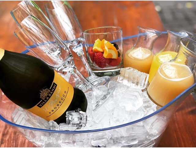 Let’s get those brunch bubbles flowing! #bostonbrunch #eatlocal #ashmont 🍾🥂