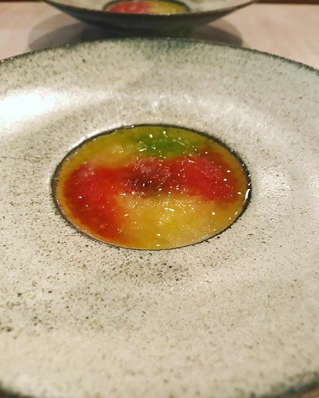 logiskmat's tweet image. Tomato season almost over. But here’s the last ones from Frida and Martin @skilleby_tradgard 
Underneath: rakfisk and caviar. ift.tt/2N0TOWY