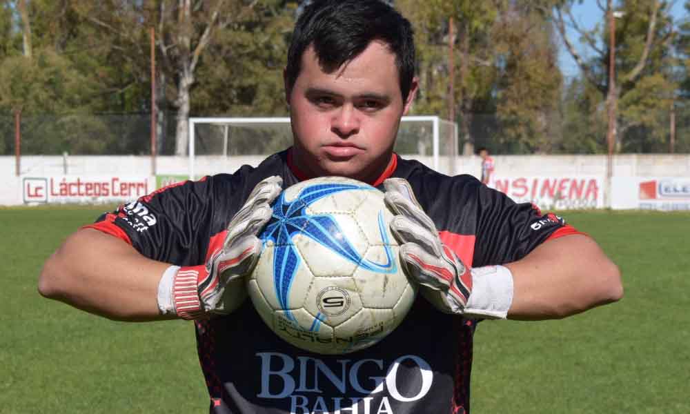Arquero con síndrome de down debutó, atajó un penal y marcó un gol en un torneo oficial
losandes.com.ar/article/view?s…