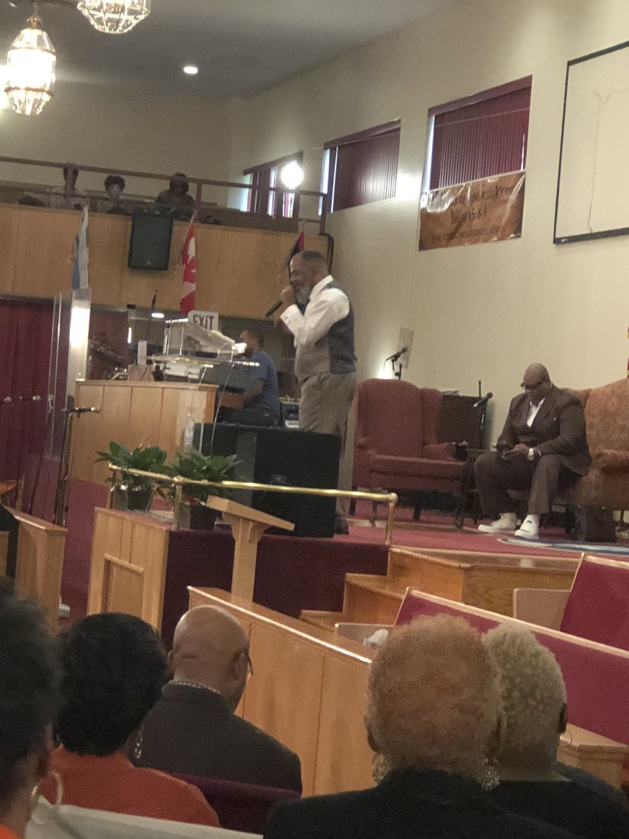 sayingaprayer's tweet photo. Awesomeness is in Your Future! States this Morning!  @DrJinCA @triedstonecoc @simongordon1 Preach, Sir! https://t.co/uLBzlsXQUH