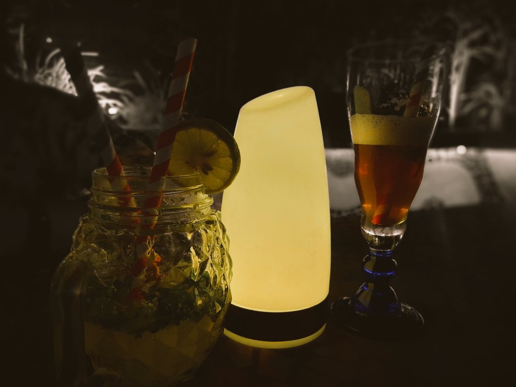 Nisargnt91's tweet photo. #dinnerdate #mojito #IceTea #HalfFull #romance #WithLove @Rddhpthk1 https://t.co/66pW67hA49