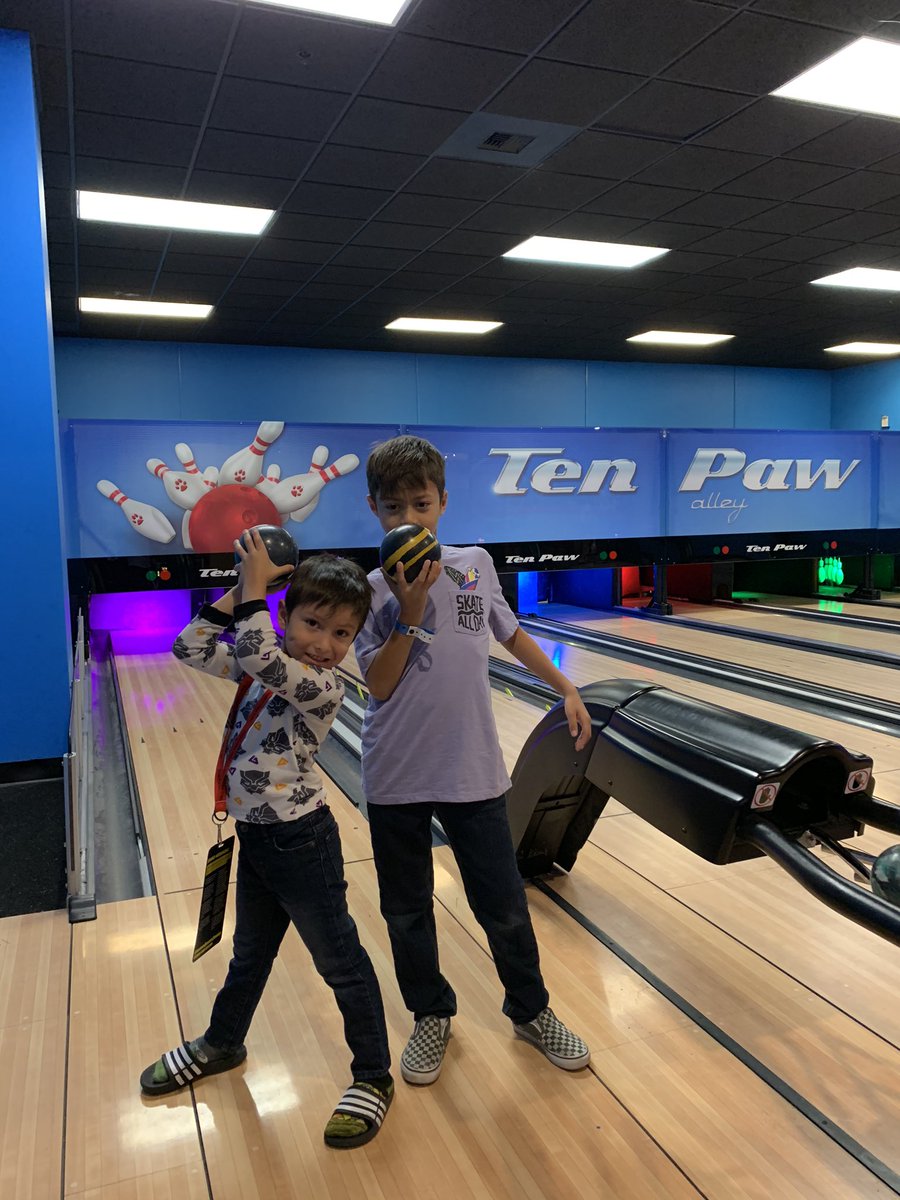 happymessMOM's tweet photo. Experienced so many family fun activities during our @GreatWolfLodge stay with @GenZSummit!! #genzss19 #greatwolflodge #gwlsocal #famliytravel #socalfamily https://t.co/cu1pQrSB1y
