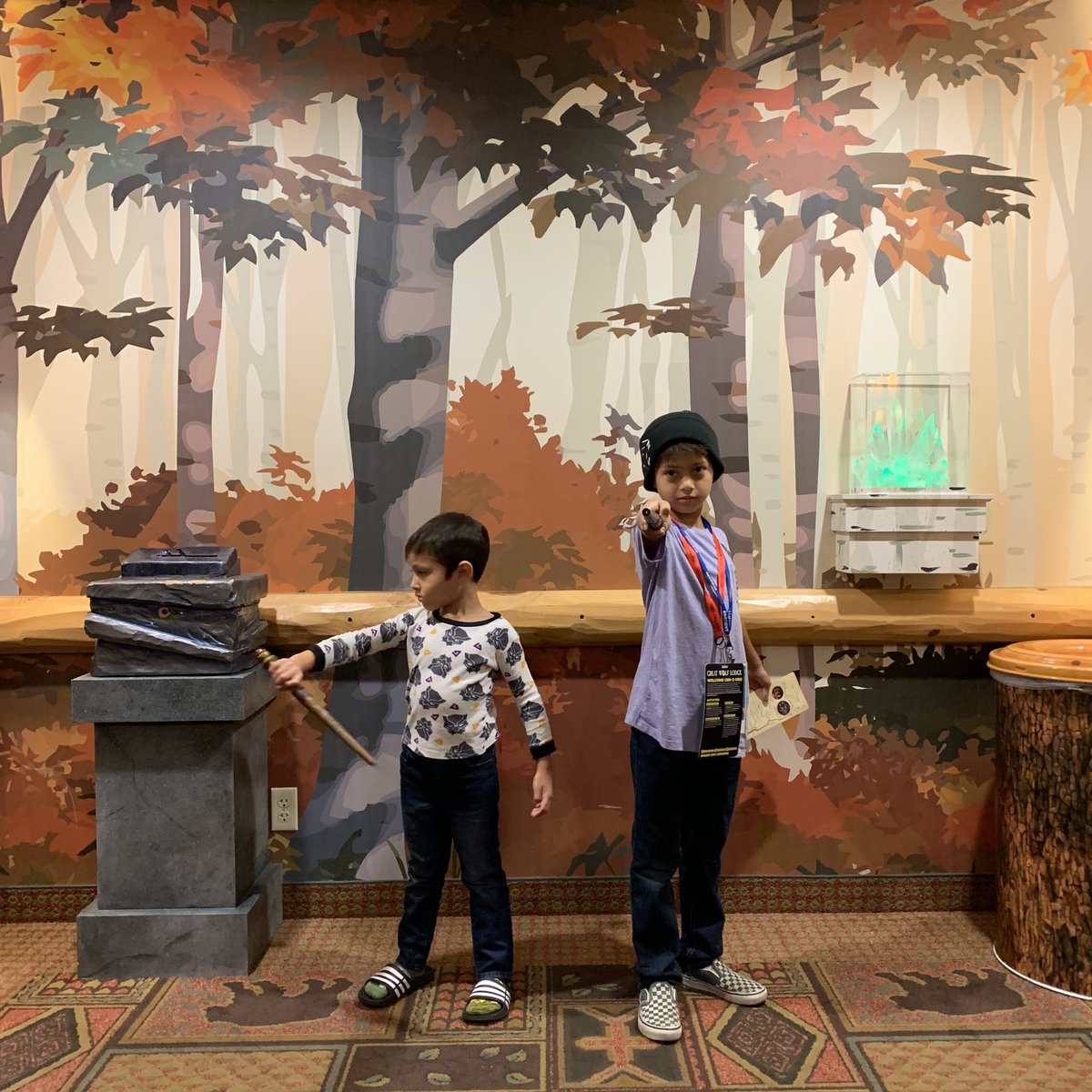 happymessMOM's tweet photo. Experienced so many family fun activities during our @GreatWolfLodge stay with @GenZSummit!! #genzss19 #greatwolflodge #gwlsocal #famliytravel #socalfamily https://t.co/cu1pQrSB1y