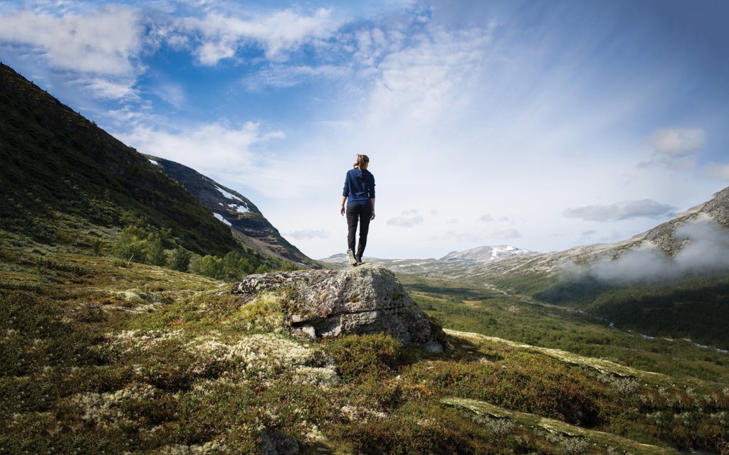 MindfulOnline's tweet photo. When you're searching for purpose, knowing what you’re passionate about is only part of the equation. Here's how cultivating #gratitude and relationships can help you find a sense of meaning. https://t.co/IjLhY4pnH9 https://t.co/jjFsoLOrdq