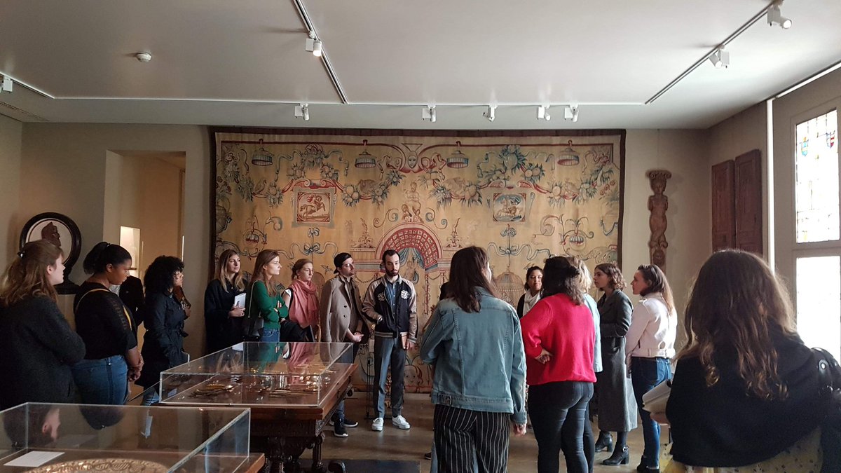 mnm_p3's tweet photo. Nouveauté de cette année les M1 Musées et Nouveaux médias rejoignent les réseaux sociaux du master ! #mnm2020 🎉 https://t.co/hinf50EpaE