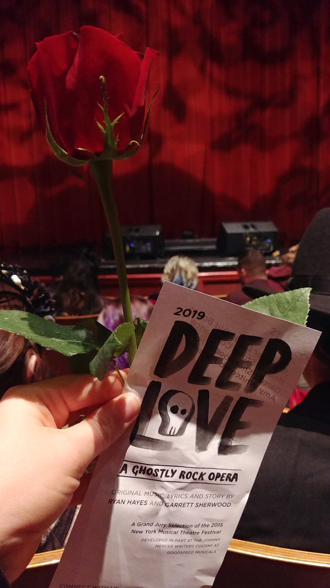 mcleanentertain's tweet photo. Moira's first year joining me at @DeepLoveOpera, my favorite Halloween tradition. 🖤

It's to die for! 💀

#deeploveopera #deeplove #rockopera #oldbones #deeploveaghostlyrockopera https://t.co/7LyyFwLoJt