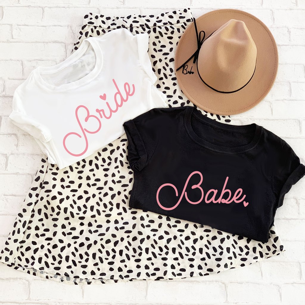 WedFavStore's tweet photo. Don't stress, we've planned the perfect #bridalparty fits for you. A vintage tee + animal print skirt + fedora = the ultimate look. 💁🏼‍♀️

Get it here: https://t.co/4aN439R1KG https://t.co/Pd8SW48zmX