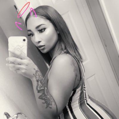 _KaylaLauryn's tweet photo. #NewProfilePic https://t.co/EOKmZpO8Ho
