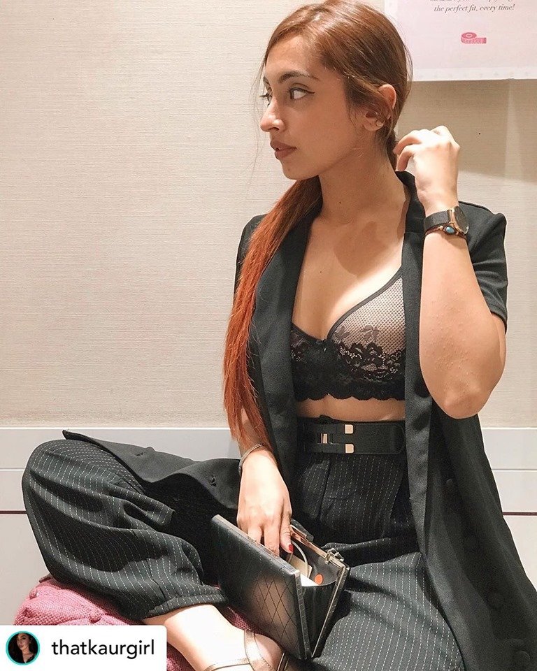 amanteIndia's tweet photo. As you shop for your #Diwali outfit, make sure you don't forget to upgrade your #lingerie too. After all, the right pair of lingerie will help you seal the deal, right Navleen? Head to the #amantéIndia store to complete your #festive ensemble. #FestiveFashion #FestiveInsideOut https://t.co/2JaB0Xucbu
