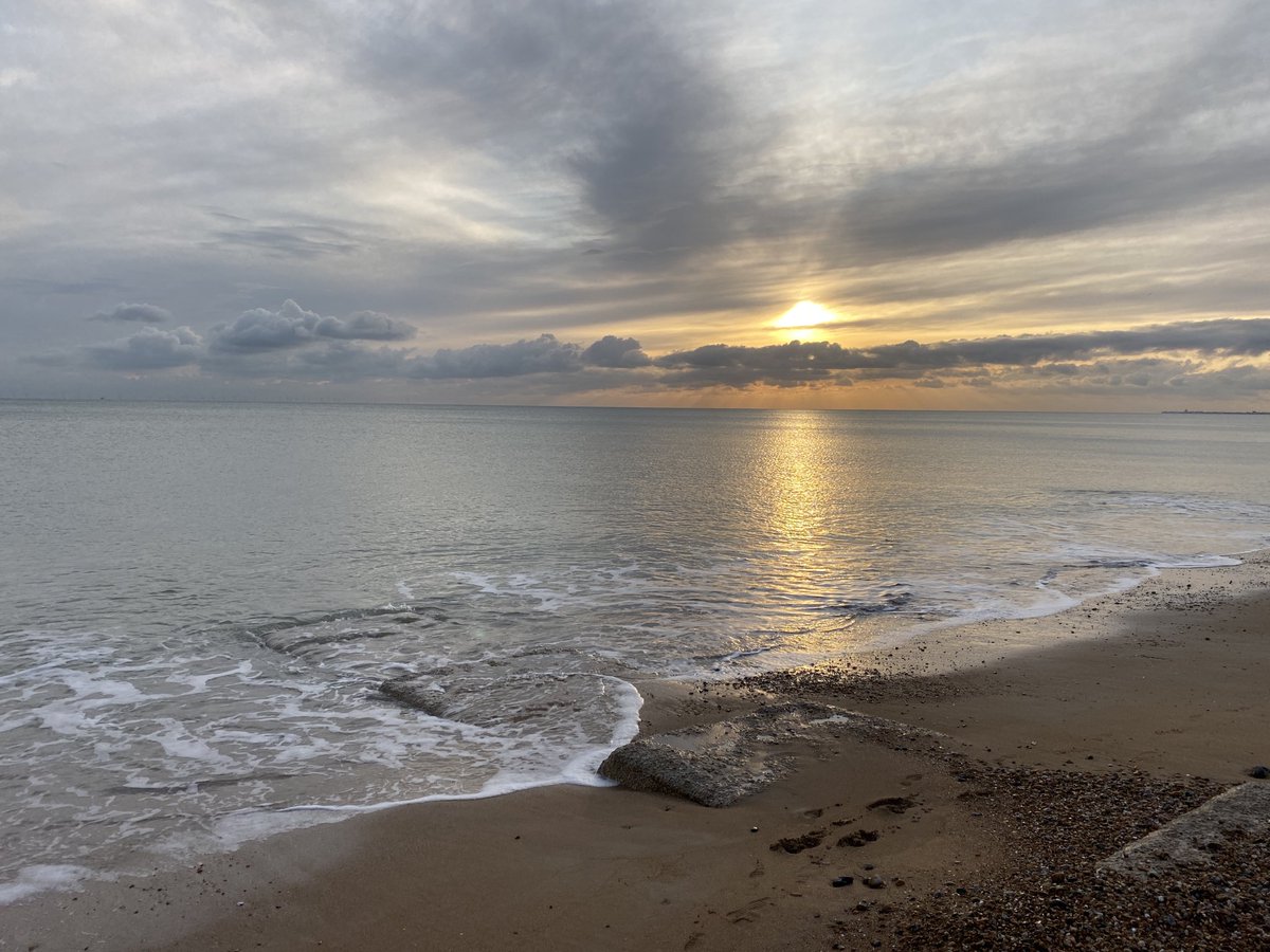MartinShovel's tweet image. Twilight on Hove beach
#iPhone11