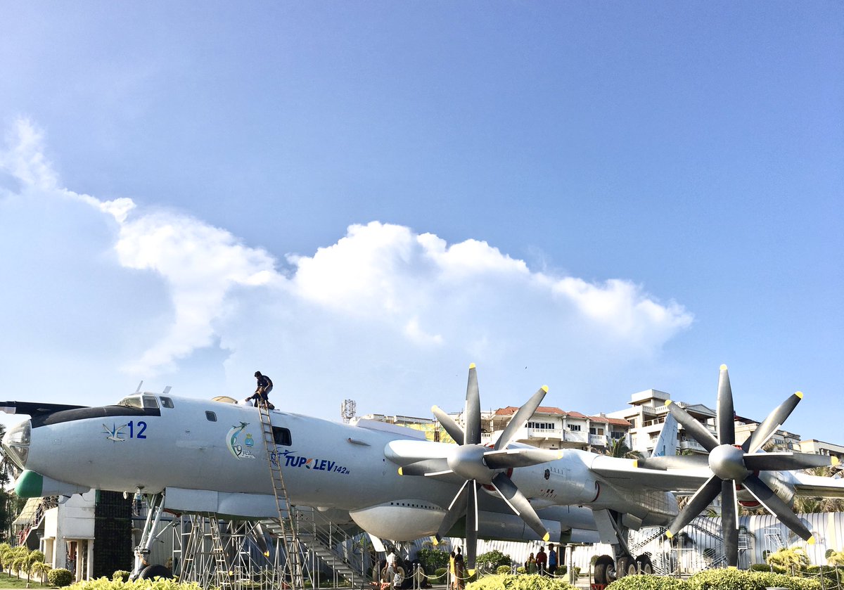 BLESSONABRAHAM0's tweet photo. Aircraft have fascinated me since my childhood. Getting a first hand look at TU 142 aircraft, also known as the ‘Bear’ by NATO and ‘Albatross’ by the Indian Navy due to its long wingspan was indeed an overwhelming feeling.#Albatross #Bear #TU142M #Aircraft #BeastOfAMachine https://t.co/VwggLMUvtv