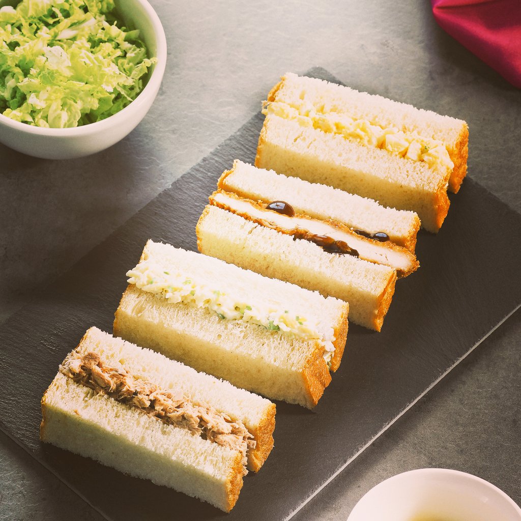 shokupanmenu's tweet photo. Our fresh cut classic Japanese Sandos are a tasty alternative to machine made soggy faire for lunch. Stuff sandwiches. Eat Sandos. LUNCHING SOON!

#BRUMHOUR #BIRMINGHAM #brum #lunch #work #lunchideas #lunchtime #Japanese #sandwiches #sandos #fresh #HealthyEating #gupshupbrum https://t.co/ikeq0dHl6P