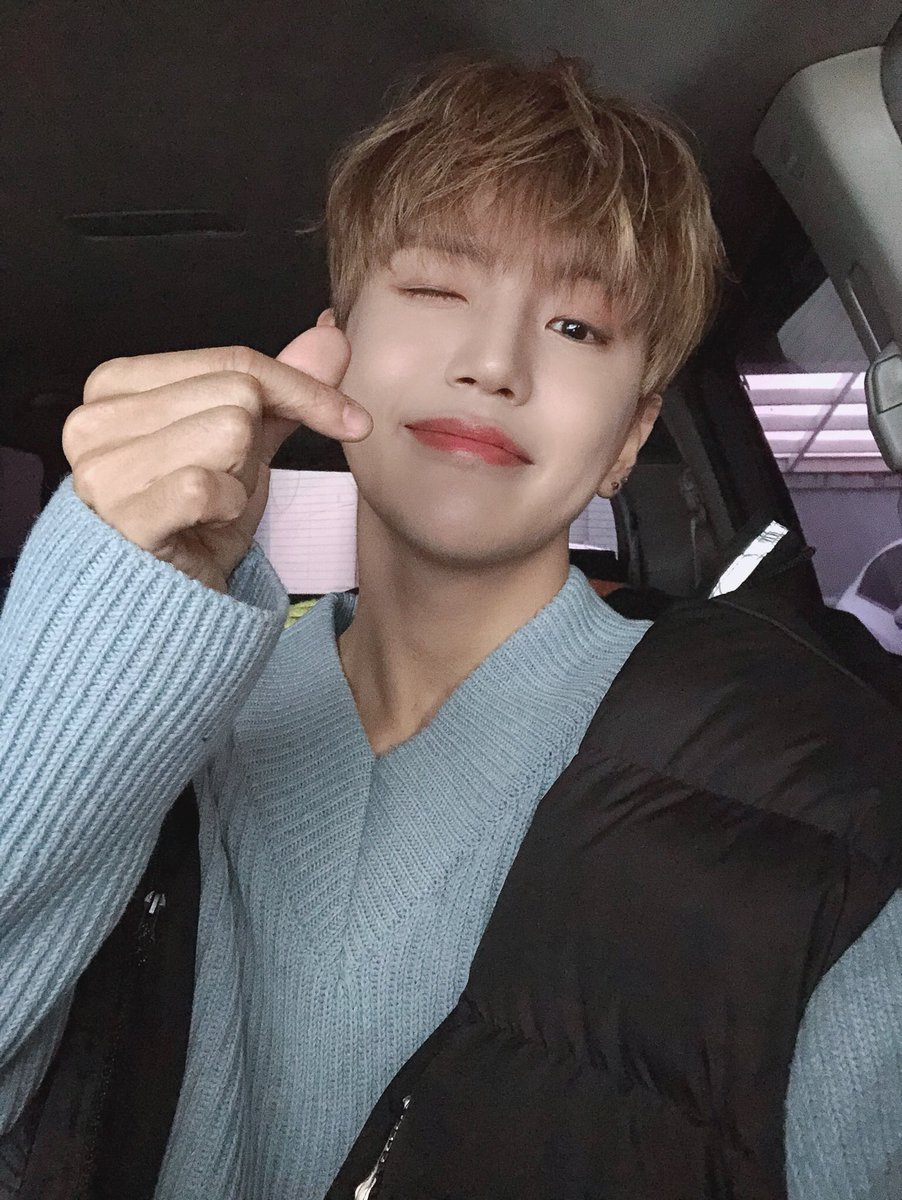 _lighteater's tweet photo. 제대로 삐딱선 타 봅시다👍👍😎

#에이스 #초이스 #ACE_COMEBACK https://t.co/HGuARoXGDS