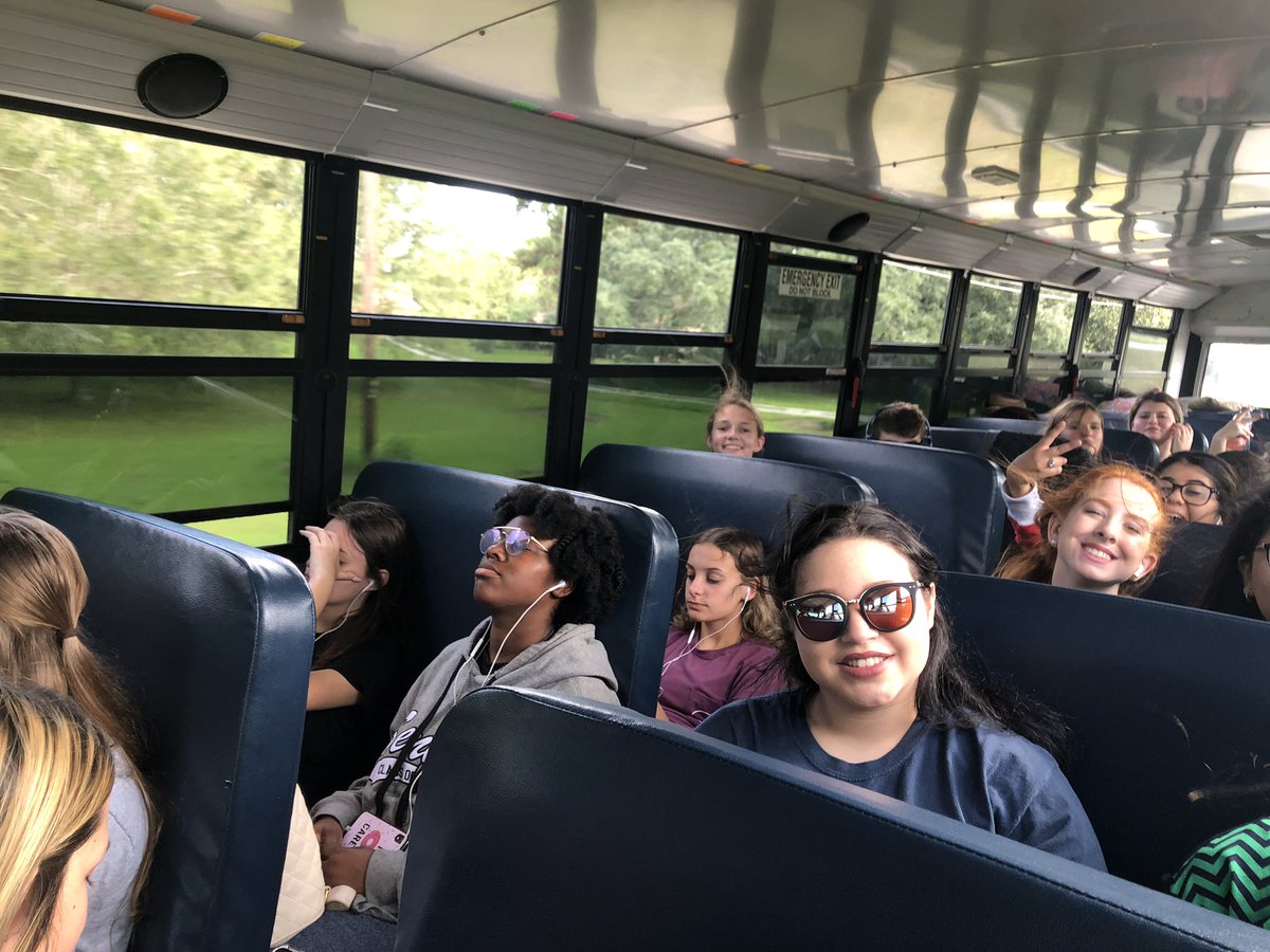 WalkerHighDECA's tweet photo. On our way to FALL LEADERSHIP!!!! We’re so excited💛🔷 @louisianadeca @DECAInc https://t.co/4SZ35RaNm8