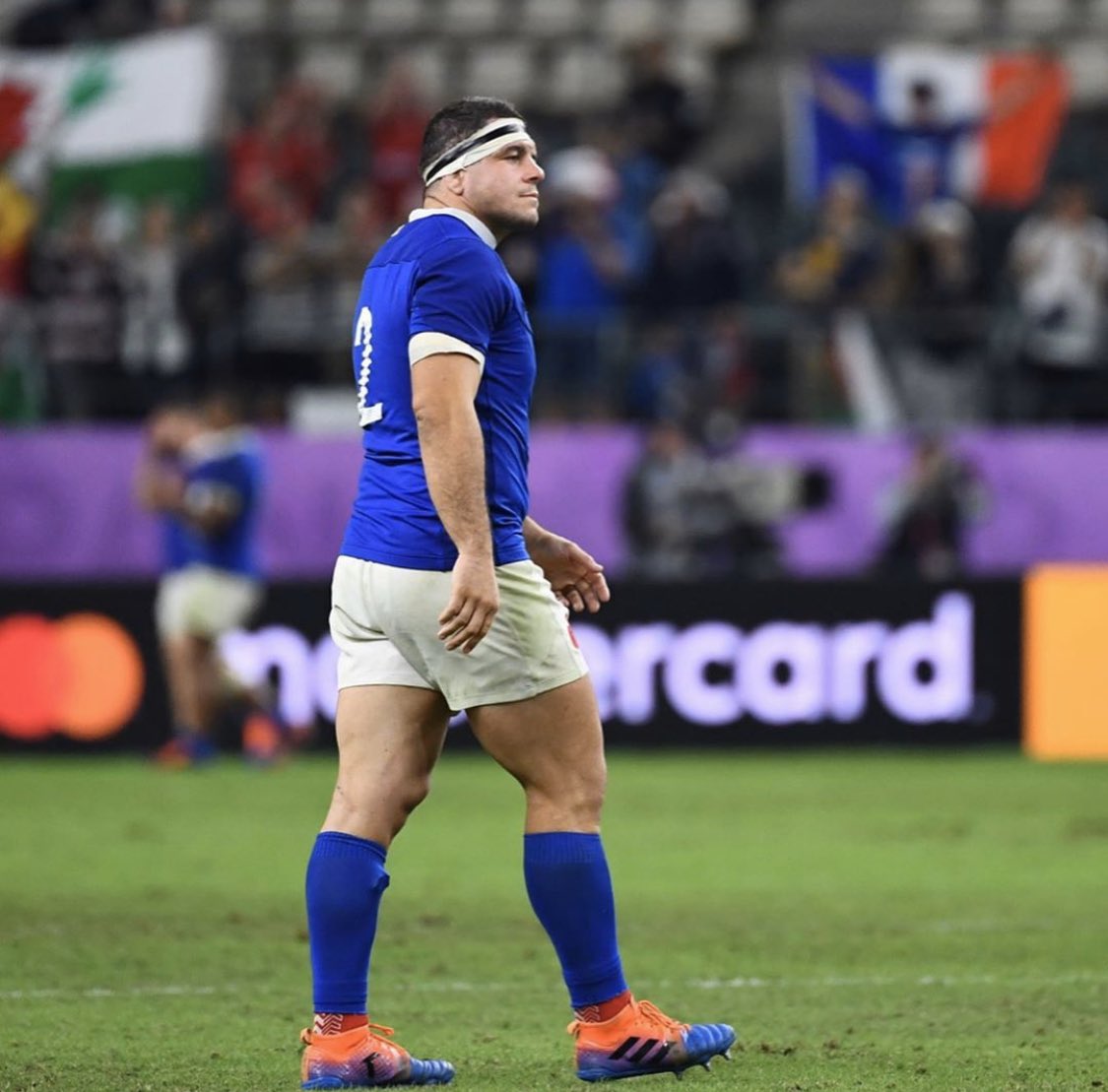 Un honneur pour moi d’avoir porté ce maillot bleu pendant plus de 10 ans. Ce soir c était ma dernière et ce n’est pas sans émotions ...
Une fierté d’avoir été le capitaine de cette belle équipe de France 🇫🇷