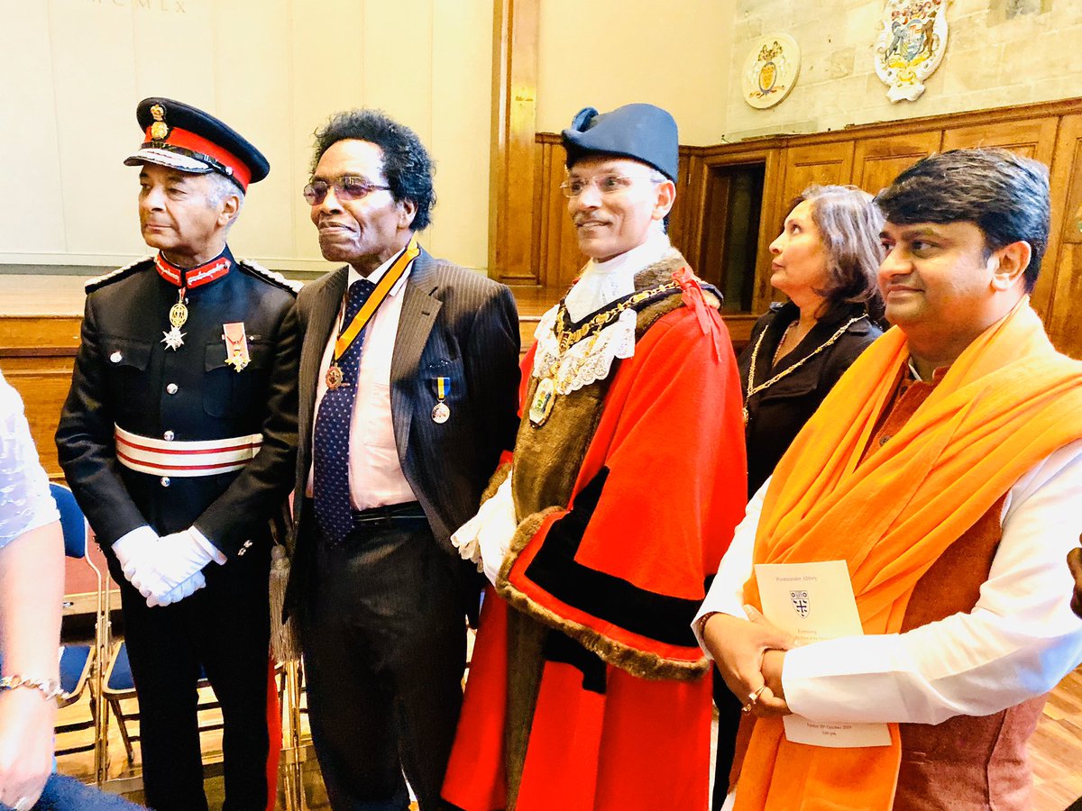 gurudevrkp's tweet photo. Sunday 20th October, The Harrow #Mayore Cllr. #Nitin Parekh and Mayoress Hita Parekh join with H. H. Shri #Rajrajeshwar Guruji invited by The #London mayor’s #association for celebrating the feast of dedication of #Westminster abbey-London. https://t.co/52Sy7MJa1y