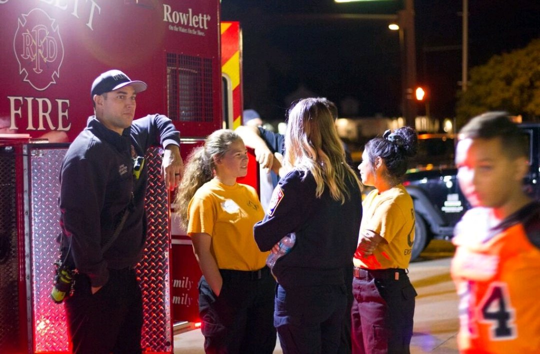 ExplorerPost1's tweet image. Open house last Thursday! Thanks for the pictures advisor Roger!